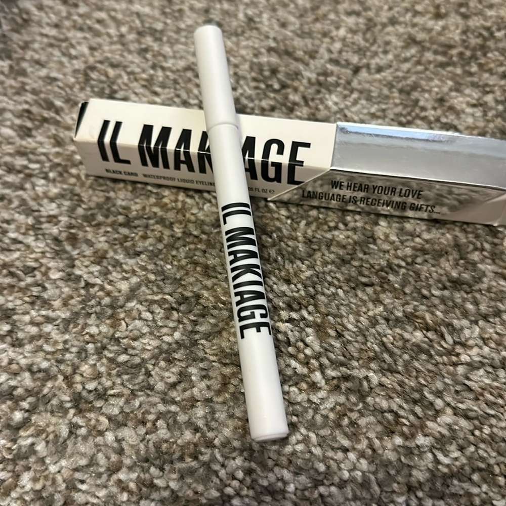 IL MAKIAGE BLACK CARD WATERPROOF LIQUID EYELINER *NIP*